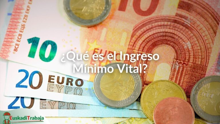 Foto de billetes y monedas de euros en referencia al IMV en el país Vasco.